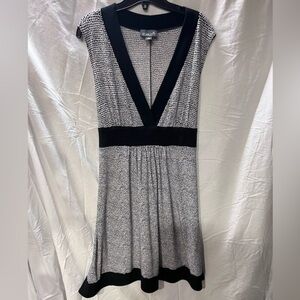 Scarlett Black & White Empire Waist V-Neck Dress